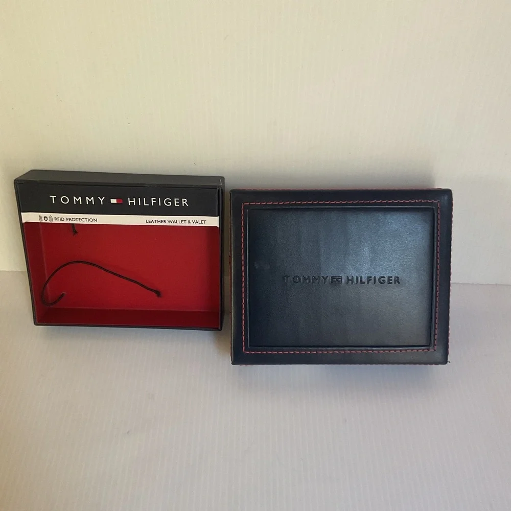 Tommy Hilfiger Leather Valet Box Only – Blue with Red Stitching